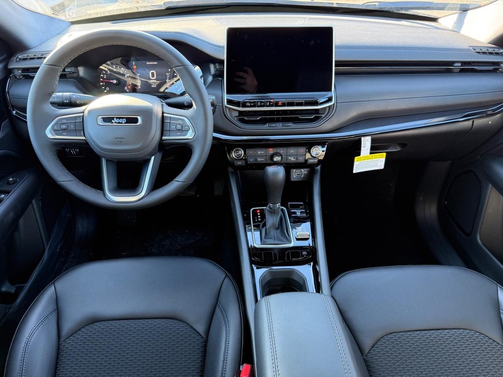 Jeep Compass Vehicle Full-screen Gallery Image 08