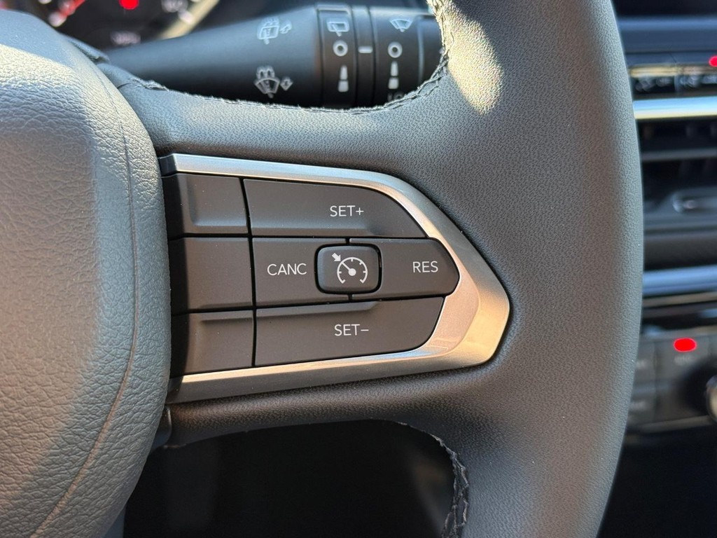 Jeep Compass Vehicle Full-screen Gallery Image 15