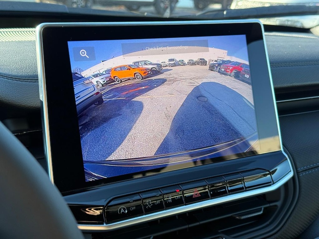 Jeep Compass Vehicle Full-screen Gallery Image 18
