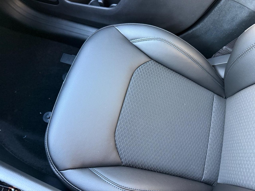 Jeep Compass Vehicle Full-screen Gallery Image 20