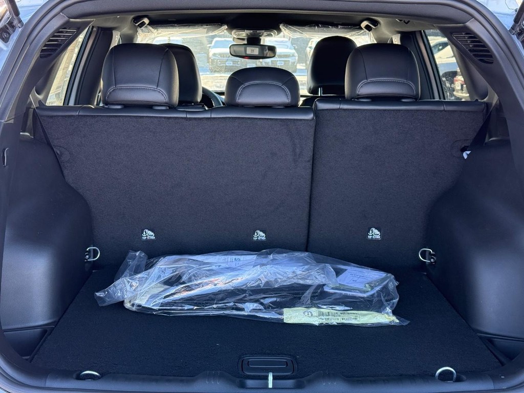 Jeep Compass Vehicle Full-screen Gallery Image 05