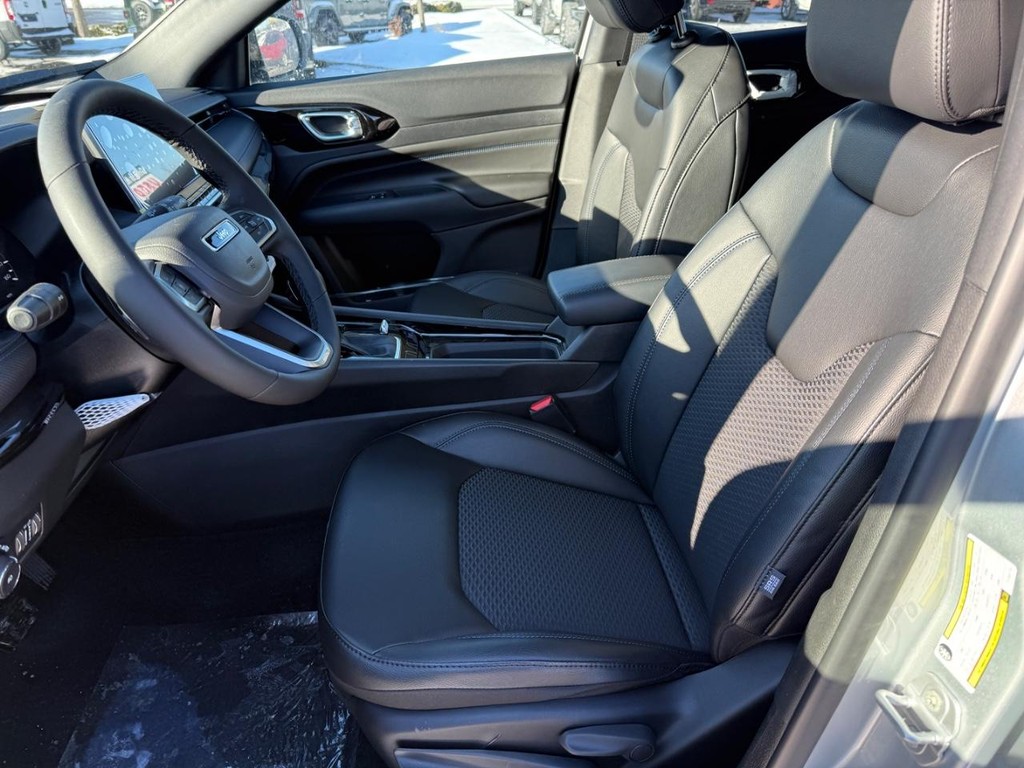 Jeep Compass Vehicle Full-screen Gallery Image 11