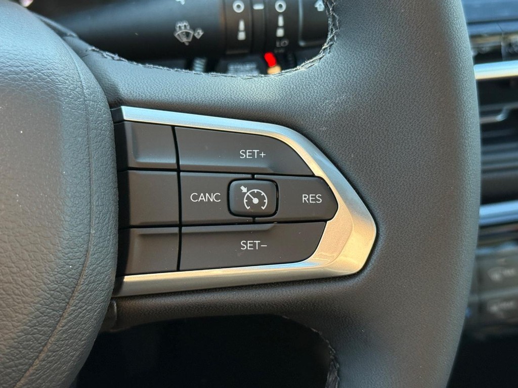 Jeep Compass Vehicle Full-screen Gallery Image 14