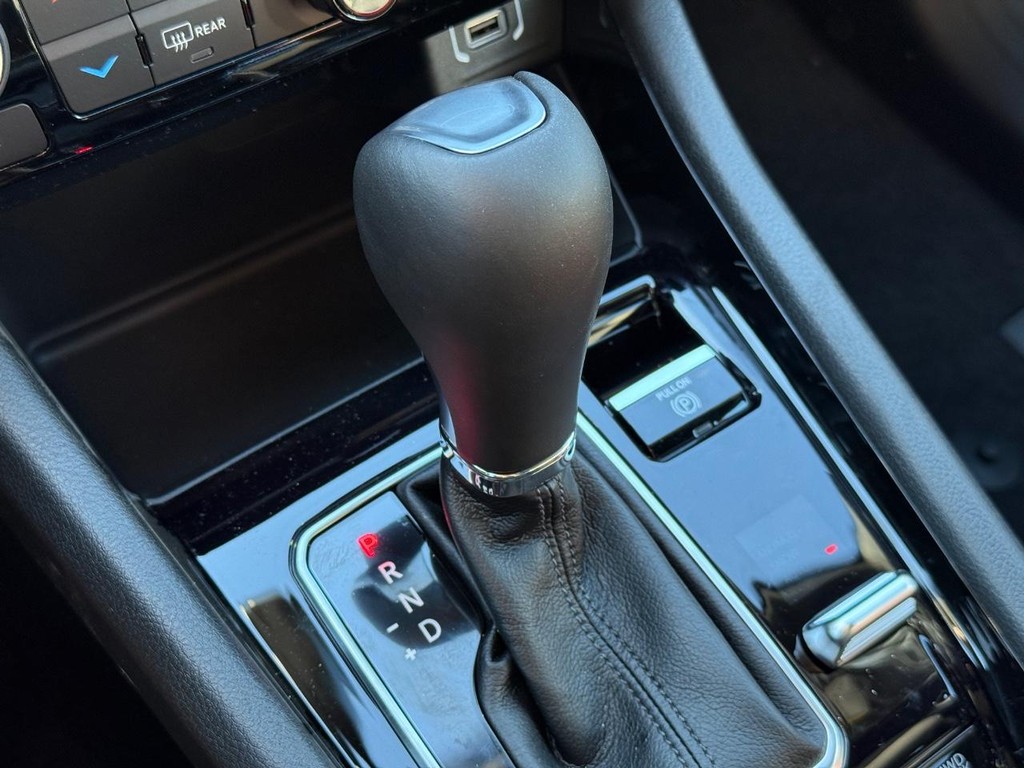 Jeep Compass Vehicle Full-screen Gallery Image 18