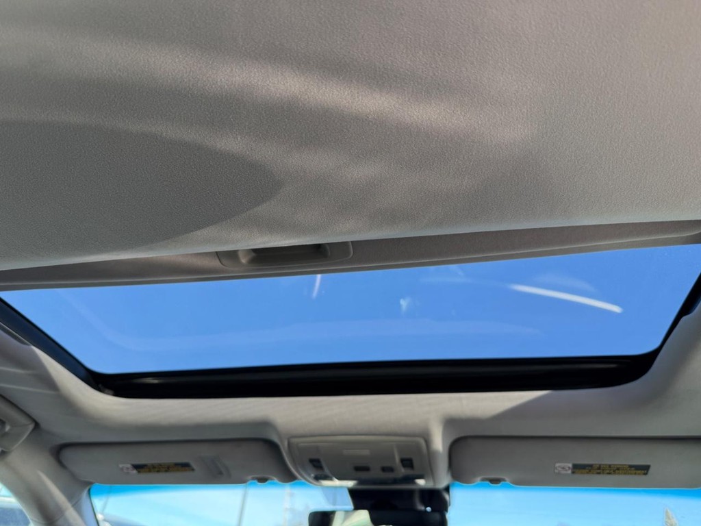 Lexus ES Vehicle Full-screen Gallery Image 10