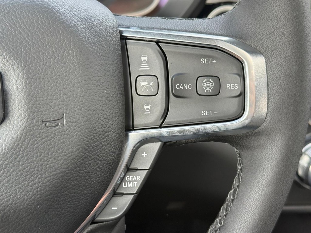 Ram 1500 Vehicle Full-screen Gallery Image 15