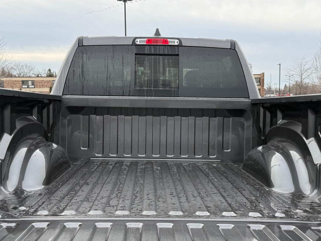Ram 1500 Vehicle Full-screen Gallery Image 05