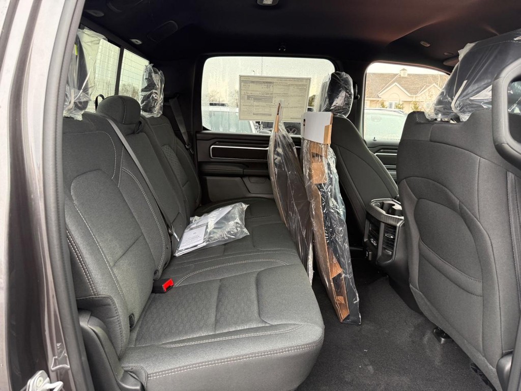 Ram 1500 Vehicle Full-screen Gallery Image 07