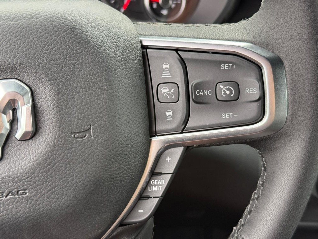 Ram 1500 Vehicle Full-screen Gallery Image 15