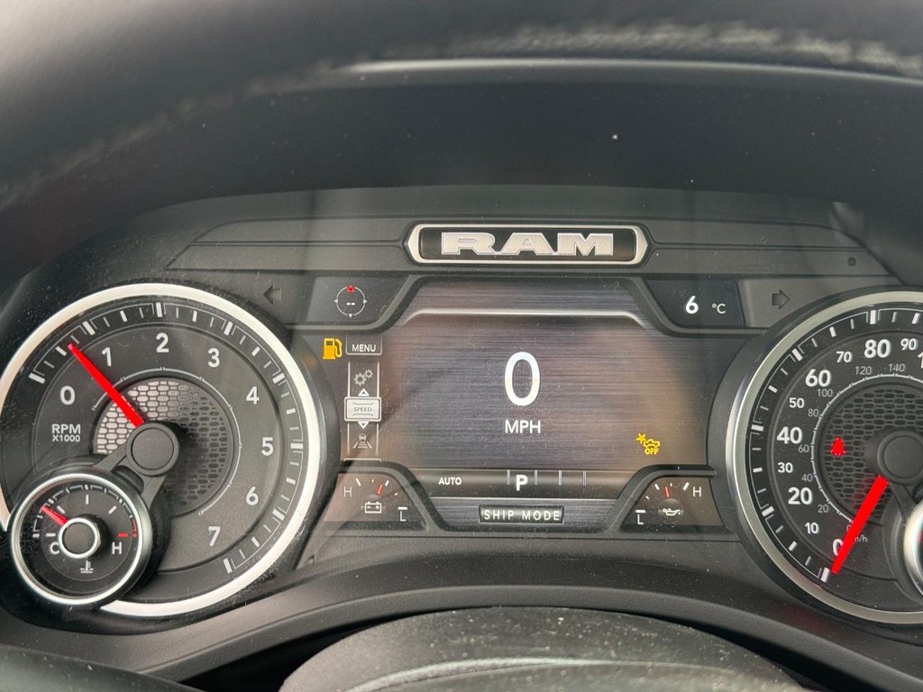 Ram 1500 Vehicle Full-screen Gallery Image 16