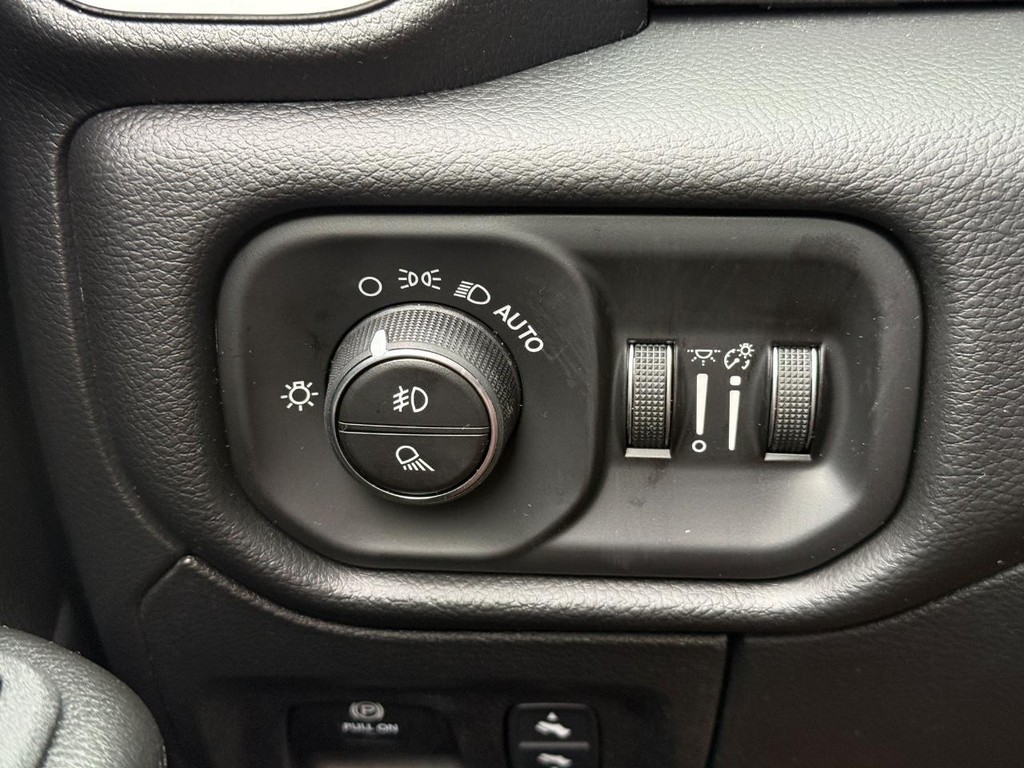 Ram 1500 Vehicle Full-screen Gallery Image 20