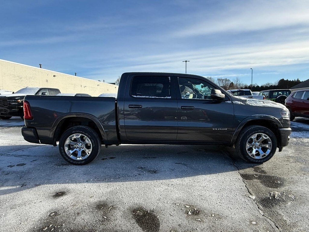 Ram 1500 Vehicle Full-screen Gallery Image 02