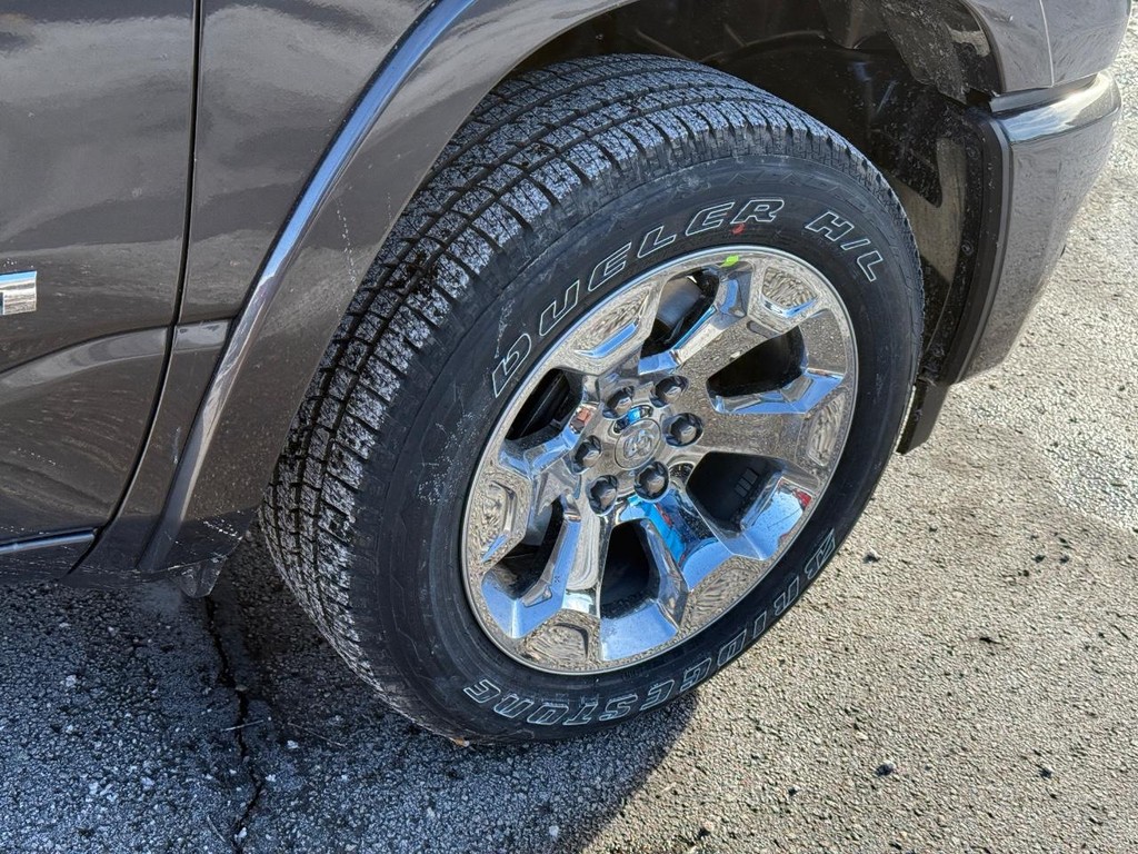 Ram 1500 Vehicle Full-screen Gallery Image 05