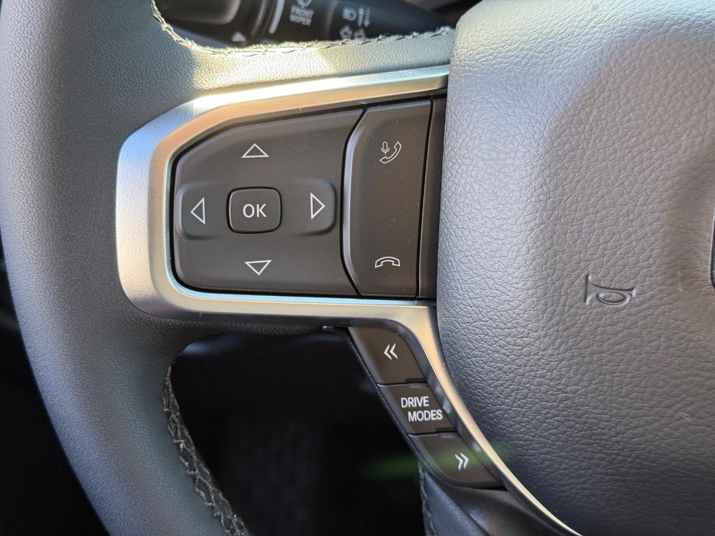 Ram 1500 Vehicle Full-screen Gallery Image 13