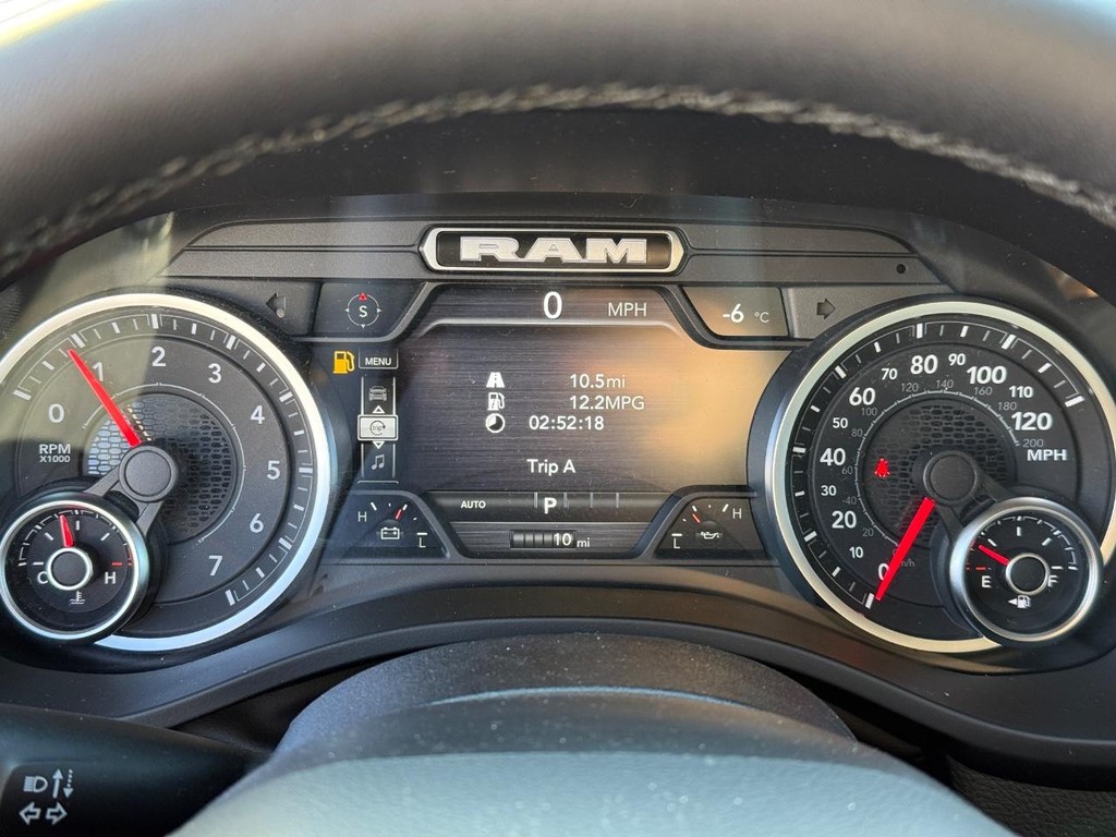 Ram 1500 Vehicle Full-screen Gallery Image 15