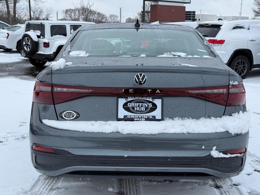 Volkswagen Jetta Vehicle Full-screen Gallery Image 04