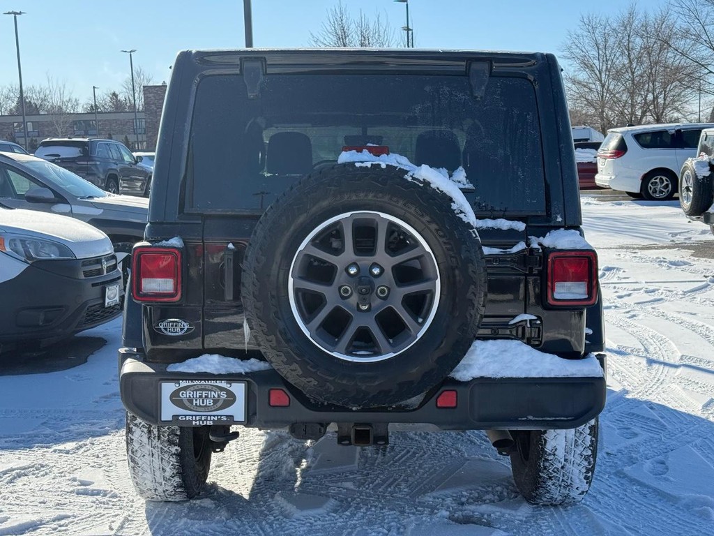 Jeep Wrangler Vehicle Full-screen Gallery Image 04