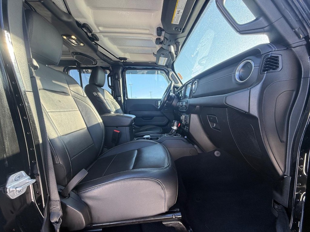 Jeep Wrangler Vehicle Full-screen Gallery Image 06