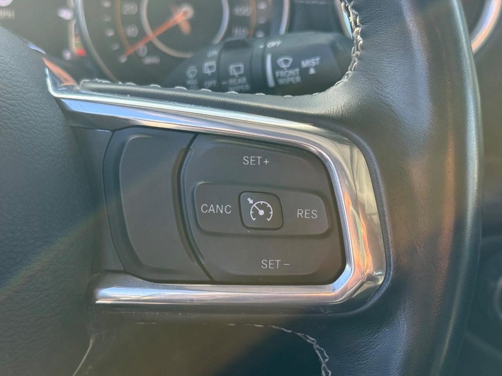 Jeep Wrangler Vehicle Full-screen Gallery Image 09