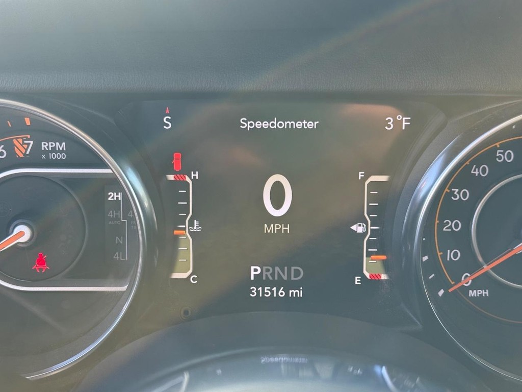 Jeep Wrangler Vehicle Full-screen Gallery Image 16