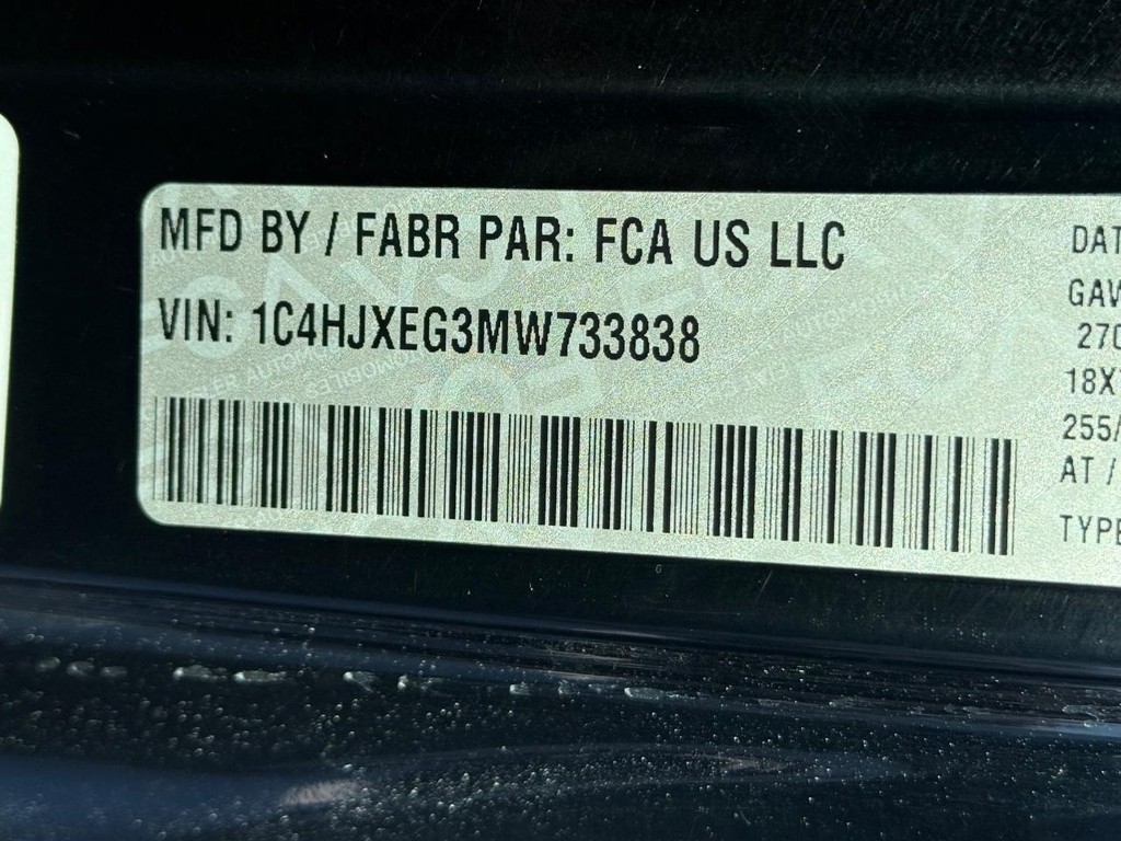 Jeep Wrangler Vehicle Full-screen Gallery Image 18