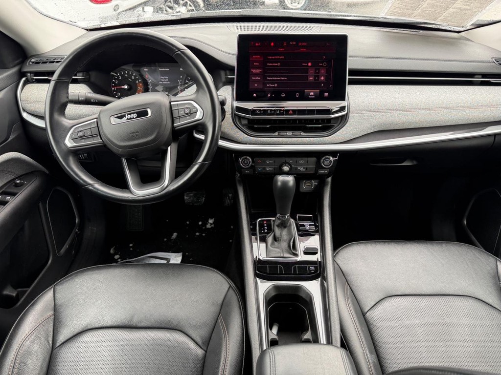 Jeep Compass Vehicle Full-screen Gallery Image 08