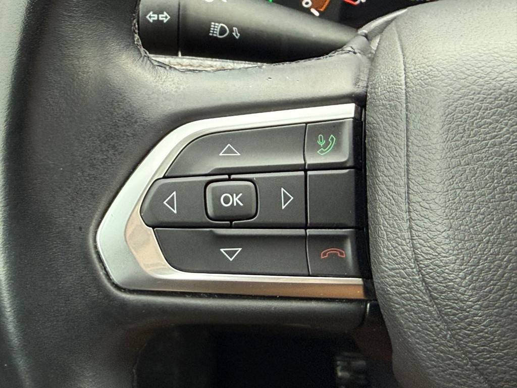 Jeep Compass Vehicle Full-screen Gallery Image 14