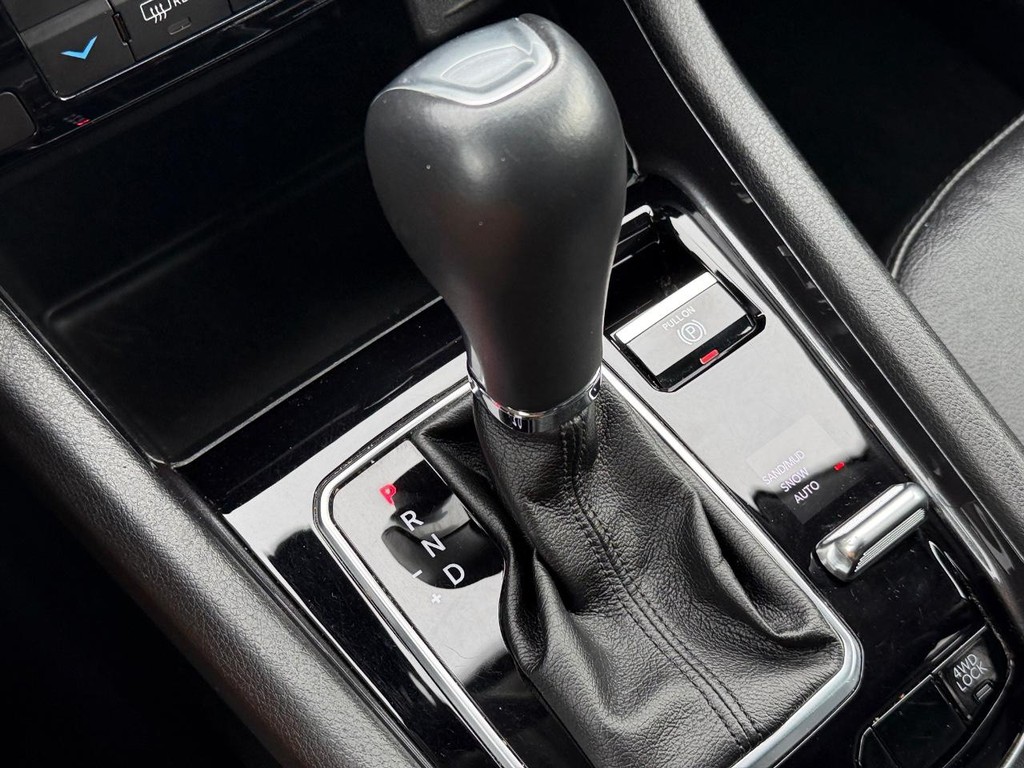 Jeep Compass Vehicle Full-screen Gallery Image 20