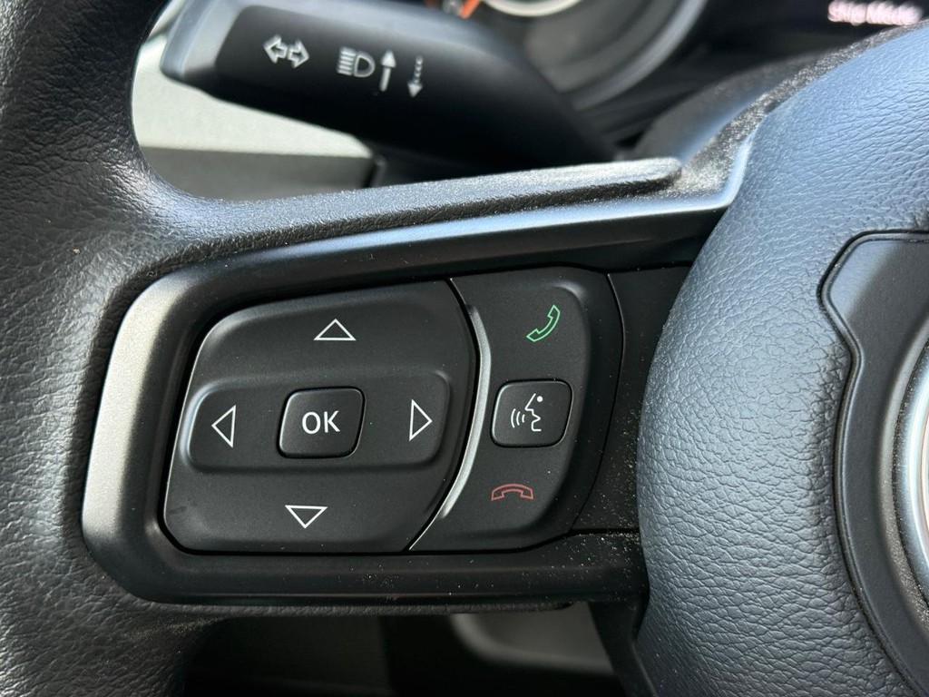Jeep Wrangler Vehicle Full-screen Gallery Image 10