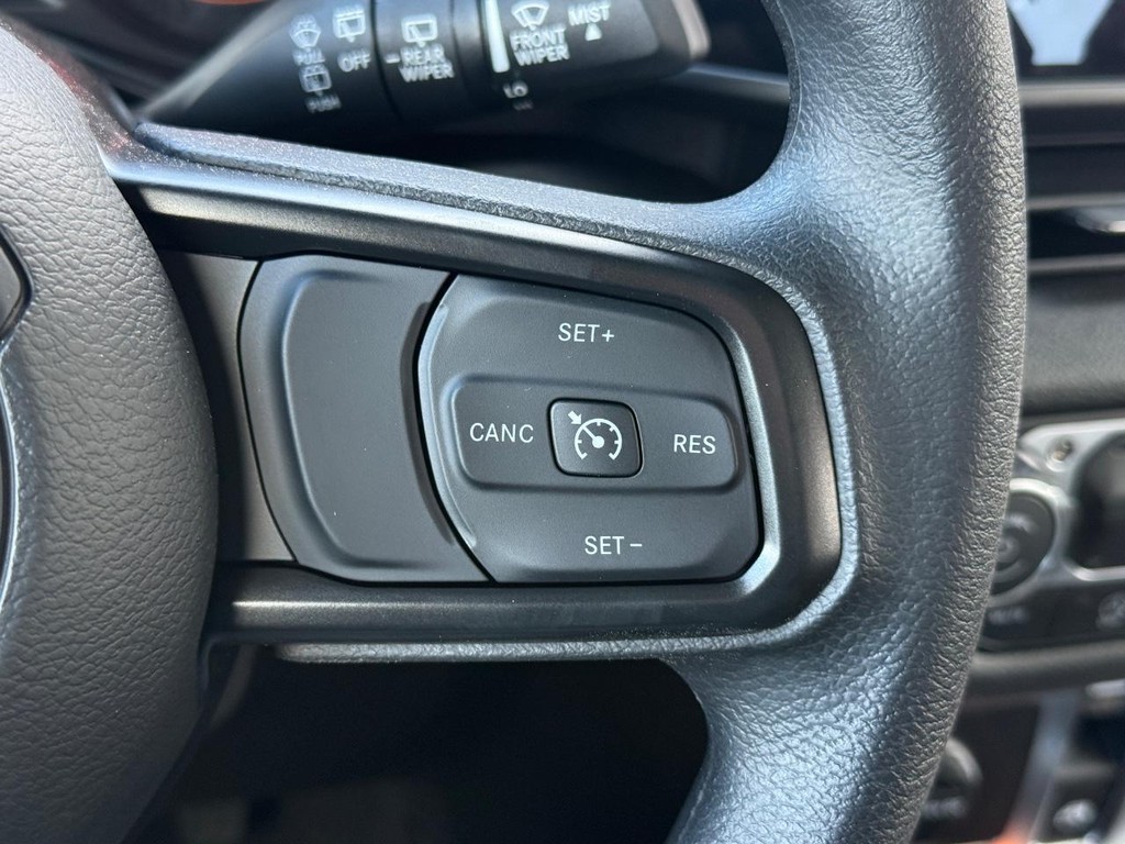 Jeep Wrangler Vehicle Full-screen Gallery Image 11