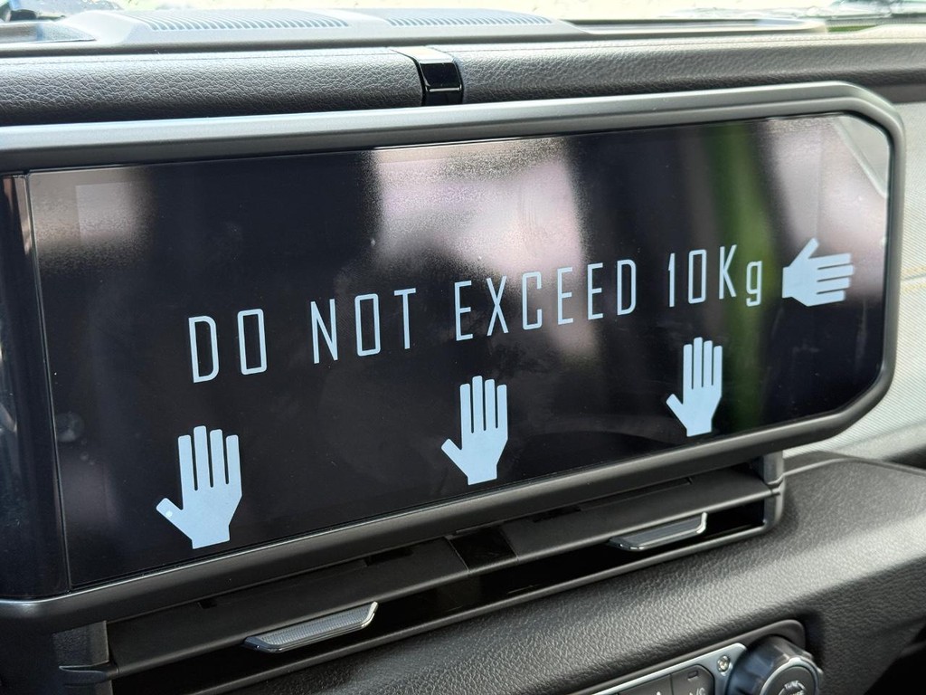 Jeep Wrangler Vehicle Full-screen Gallery Image 13