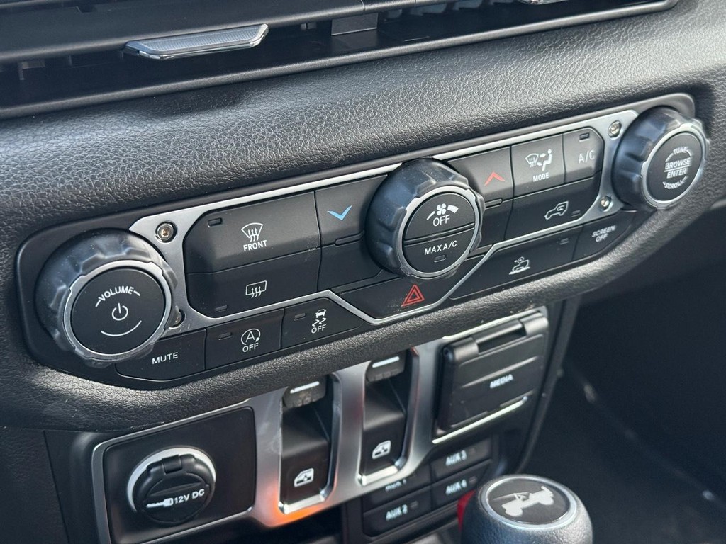 Jeep Wrangler Vehicle Full-screen Gallery Image 14