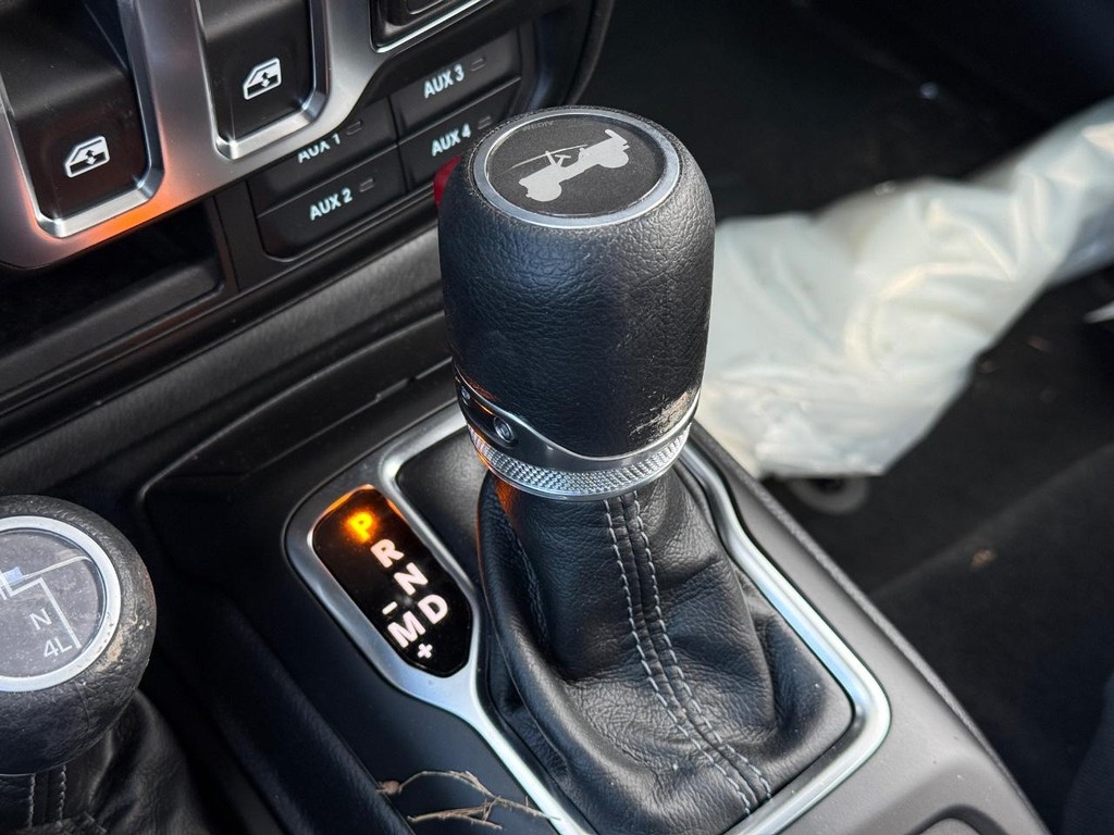 Jeep Wrangler Vehicle Full-screen Gallery Image 15
