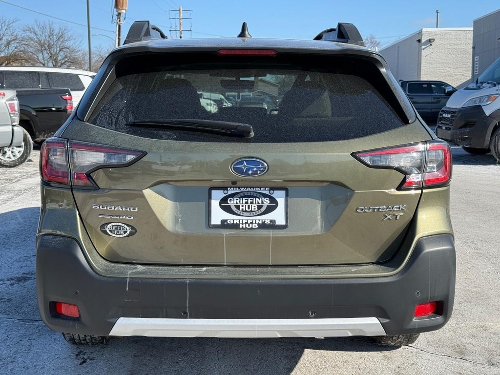 Subaru Outback Vehicle Full-screen Gallery Image 05