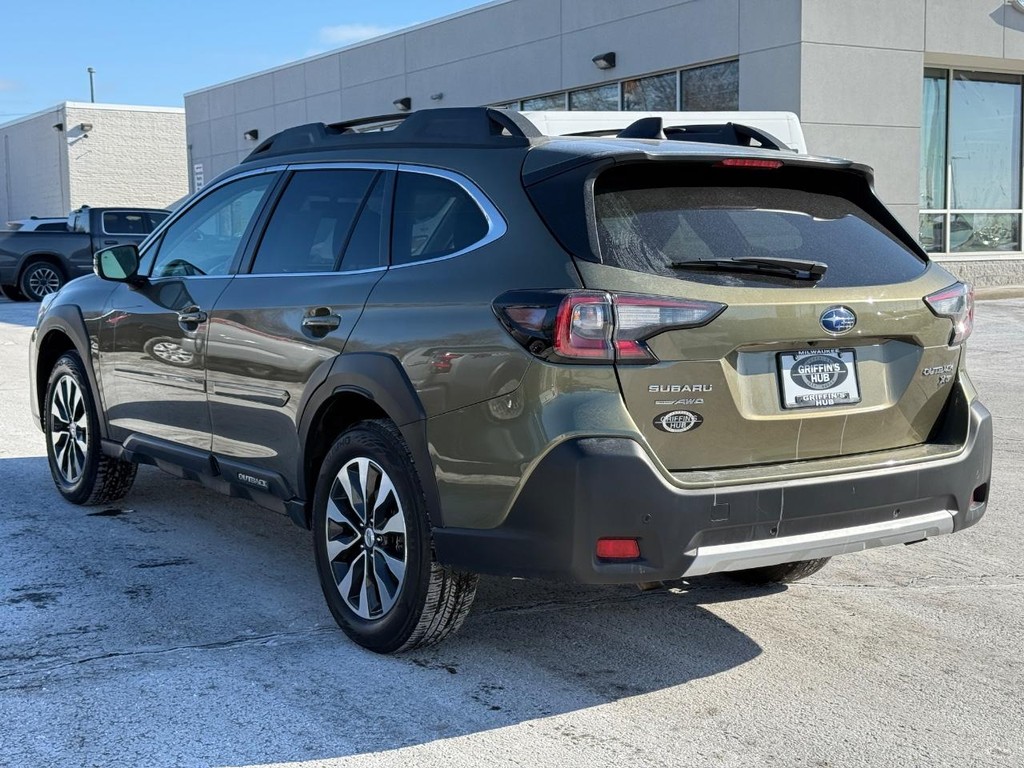 Subaru Outback Vehicle Full-screen Gallery Image 06