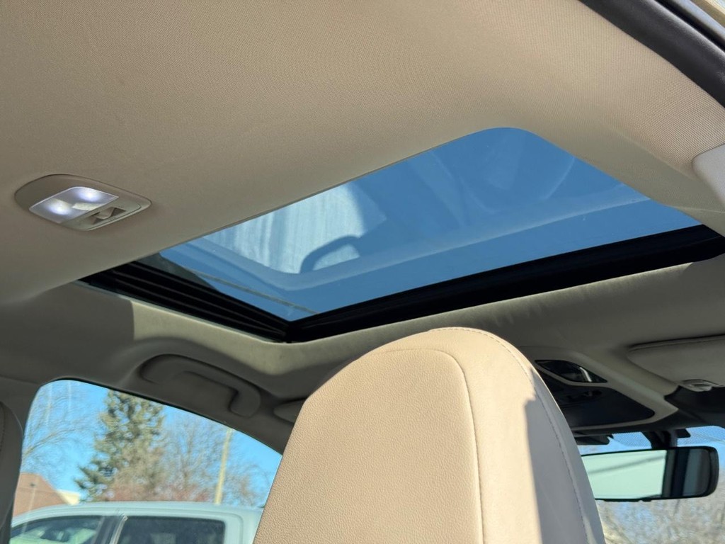 Subaru Outback Vehicle Full-screen Gallery Image 12