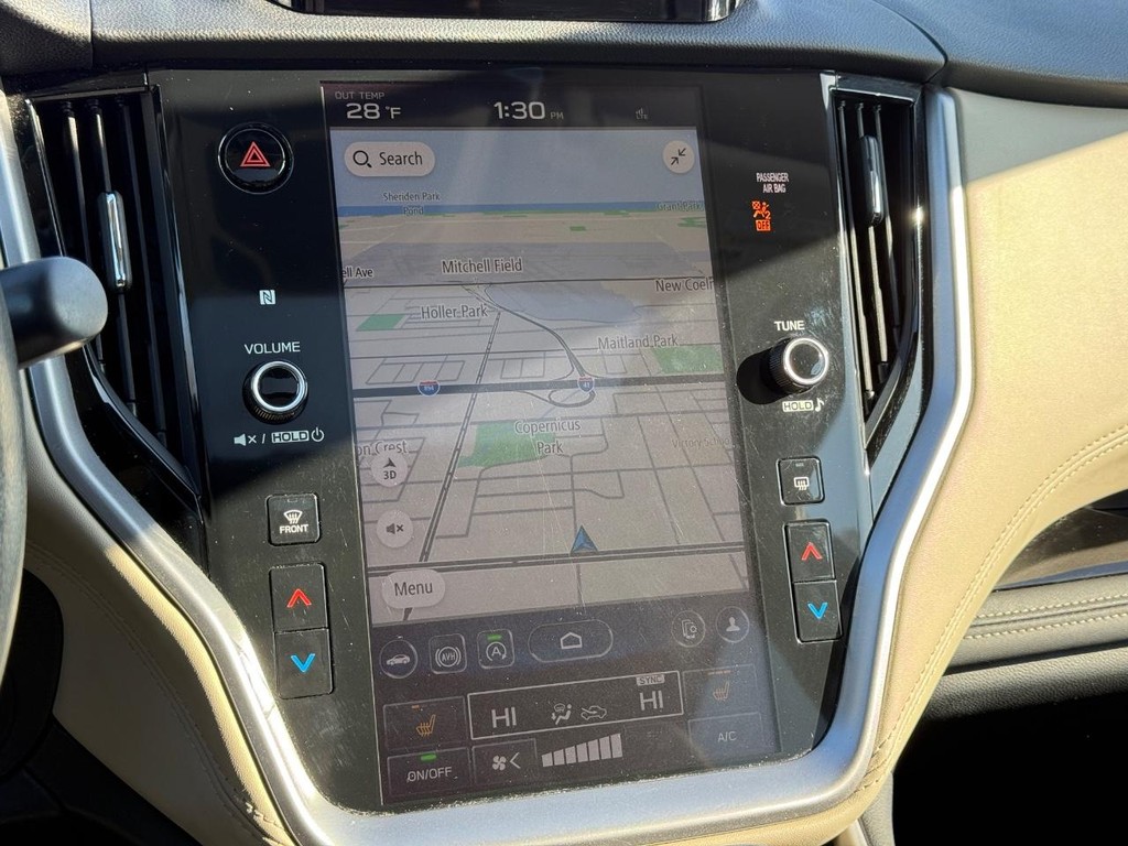 Subaru Outback Vehicle Full-screen Gallery Image 19