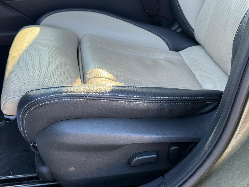 Subaru Outback Vehicle Full-screen Gallery Image 27