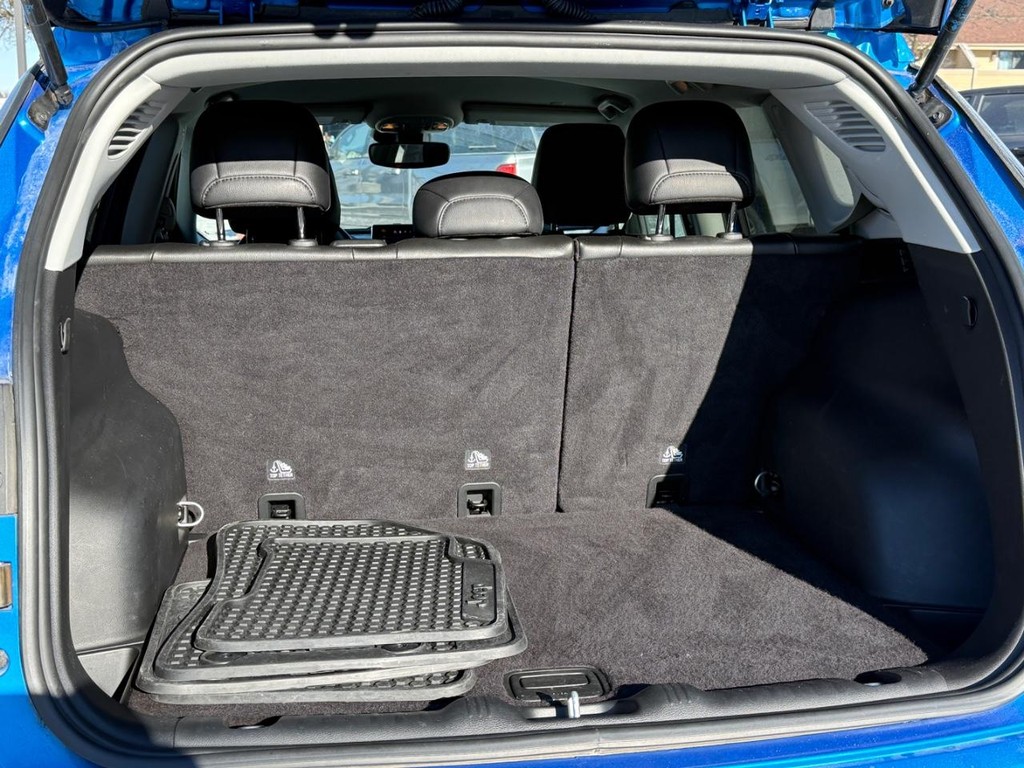 Jeep Compass Vehicle Full-screen Gallery Image 05