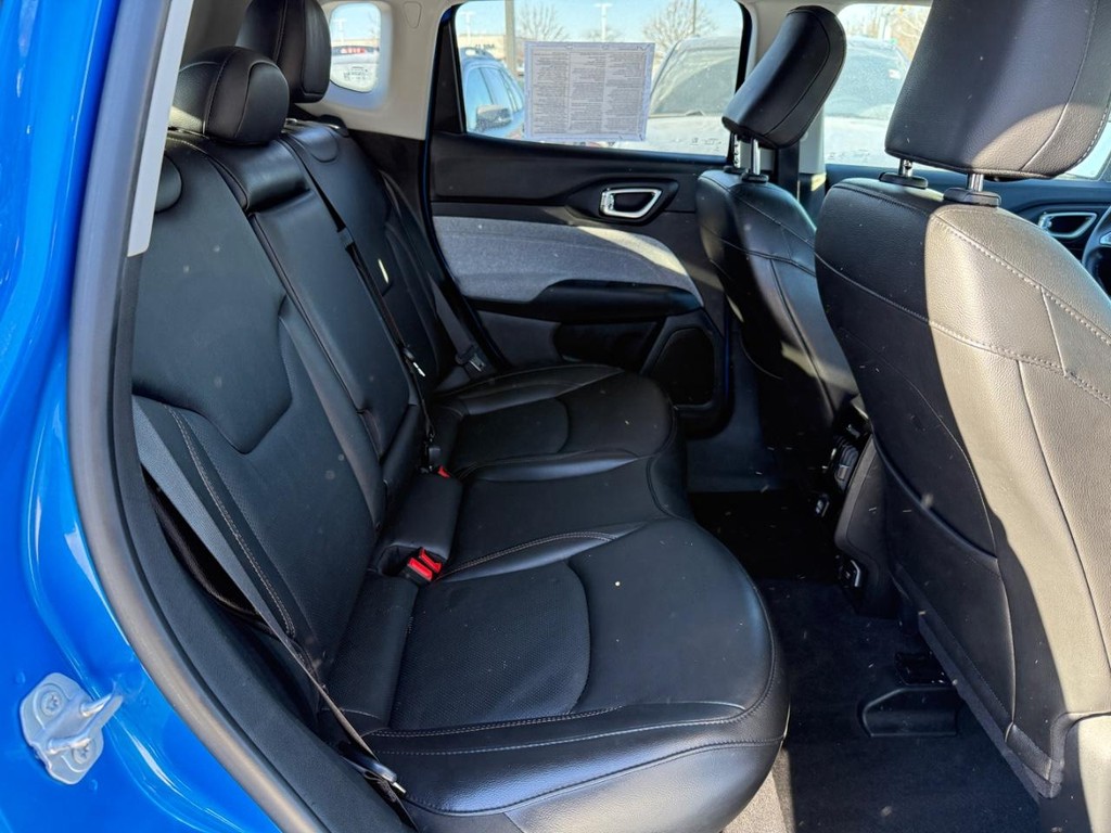 Jeep Compass Vehicle Full-screen Gallery Image 07