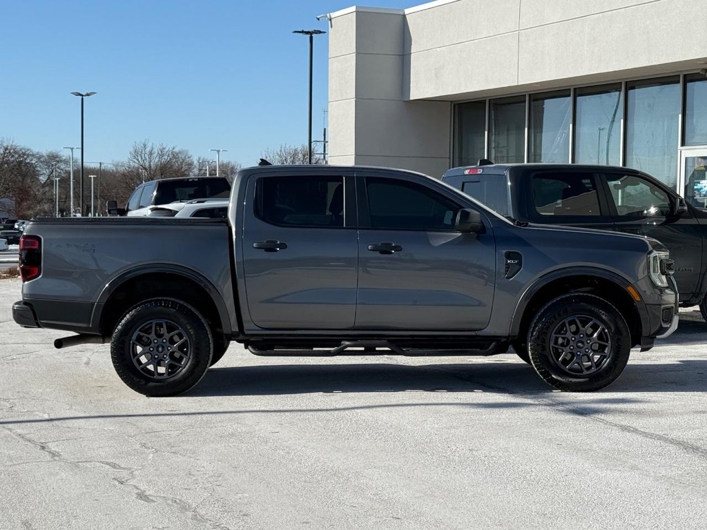 Ford Ranger Vehicle Full-screen Gallery Image 03