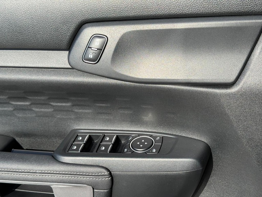 Ford Ranger Vehicle Full-screen Gallery Image 25