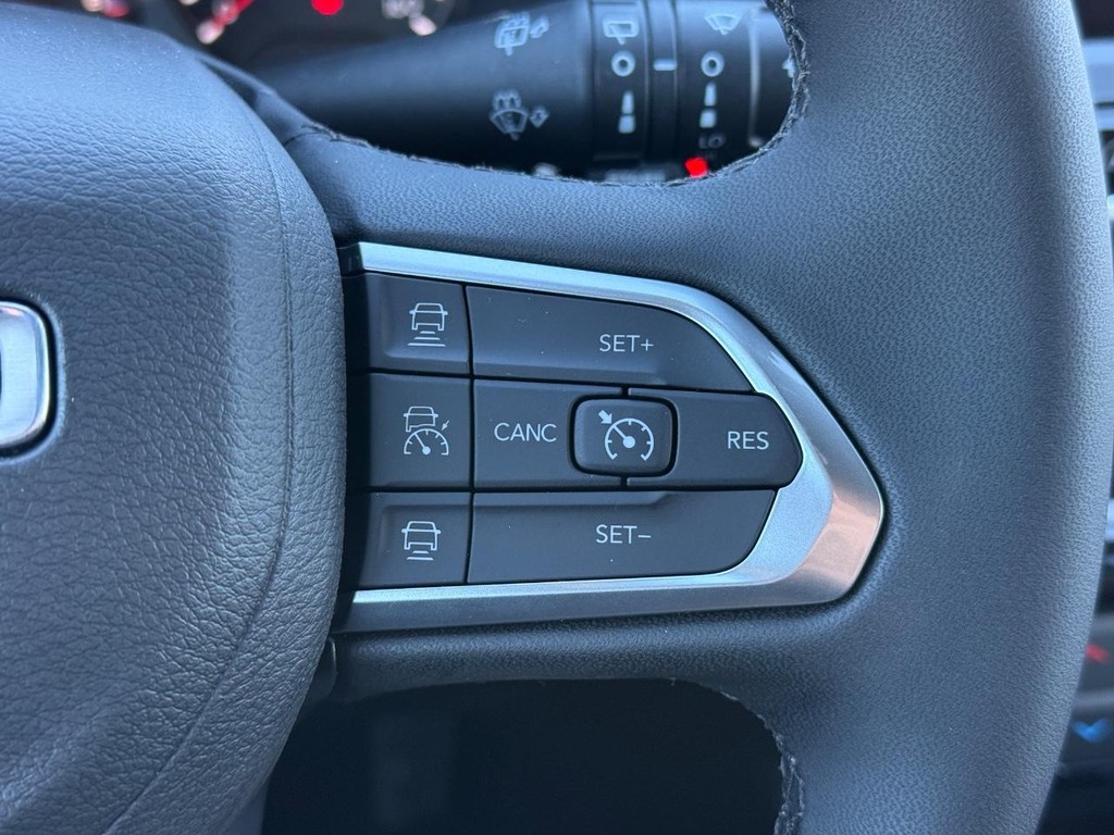 Jeep Compass Vehicle Full-screen Gallery Image 15