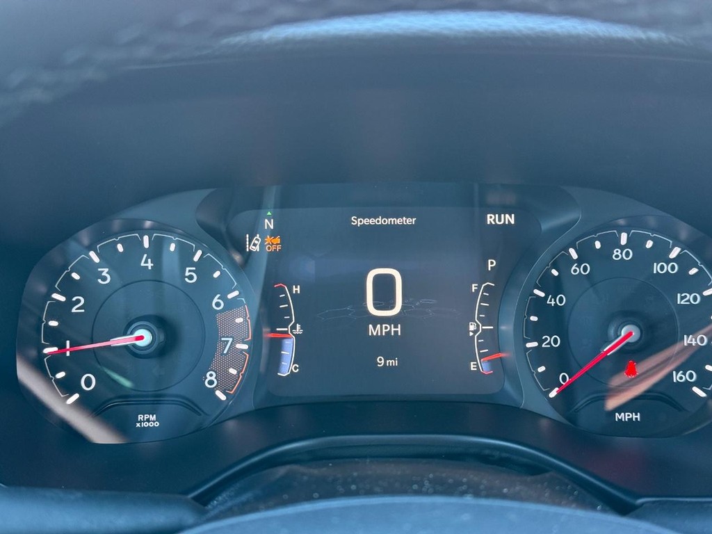 Jeep Compass Vehicle Full-screen Gallery Image 16