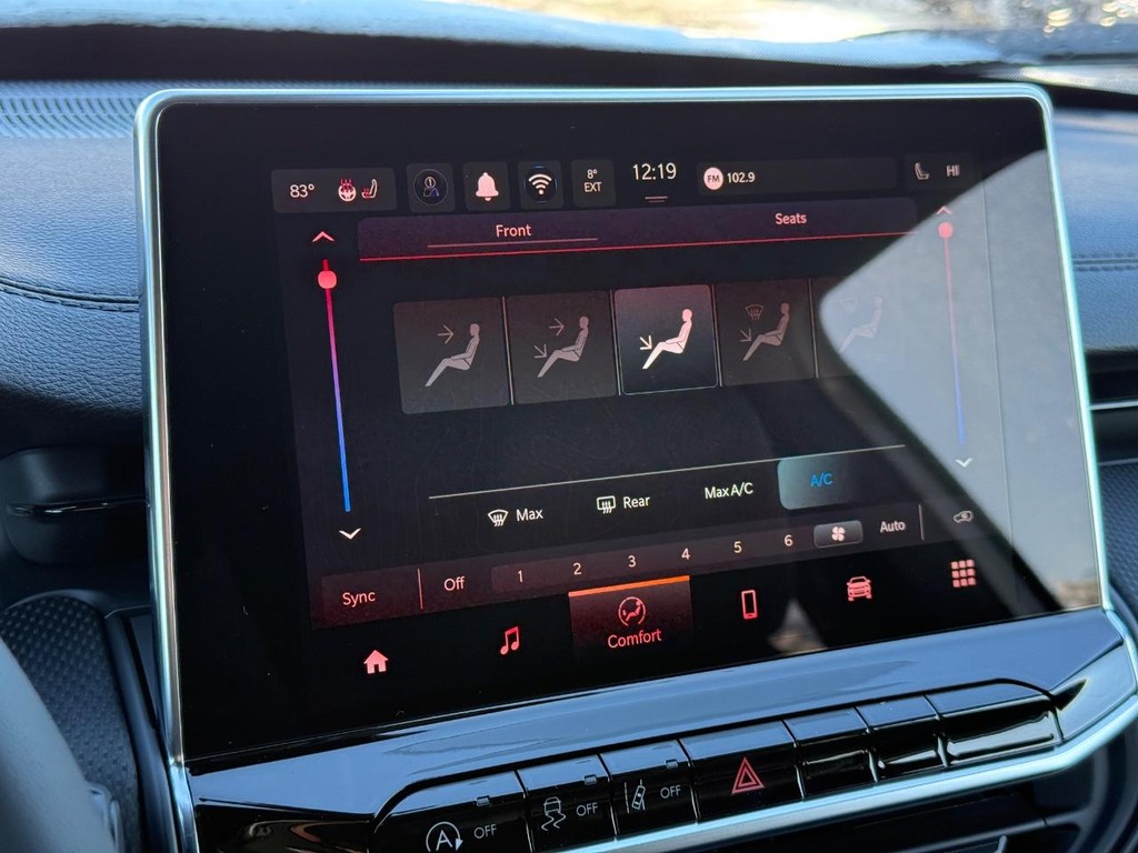 Jeep Compass Vehicle Full-screen Gallery Image 17