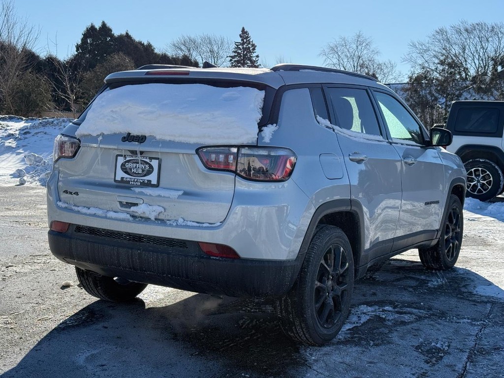 Jeep Compass Vehicle Full-screen Gallery Image 03