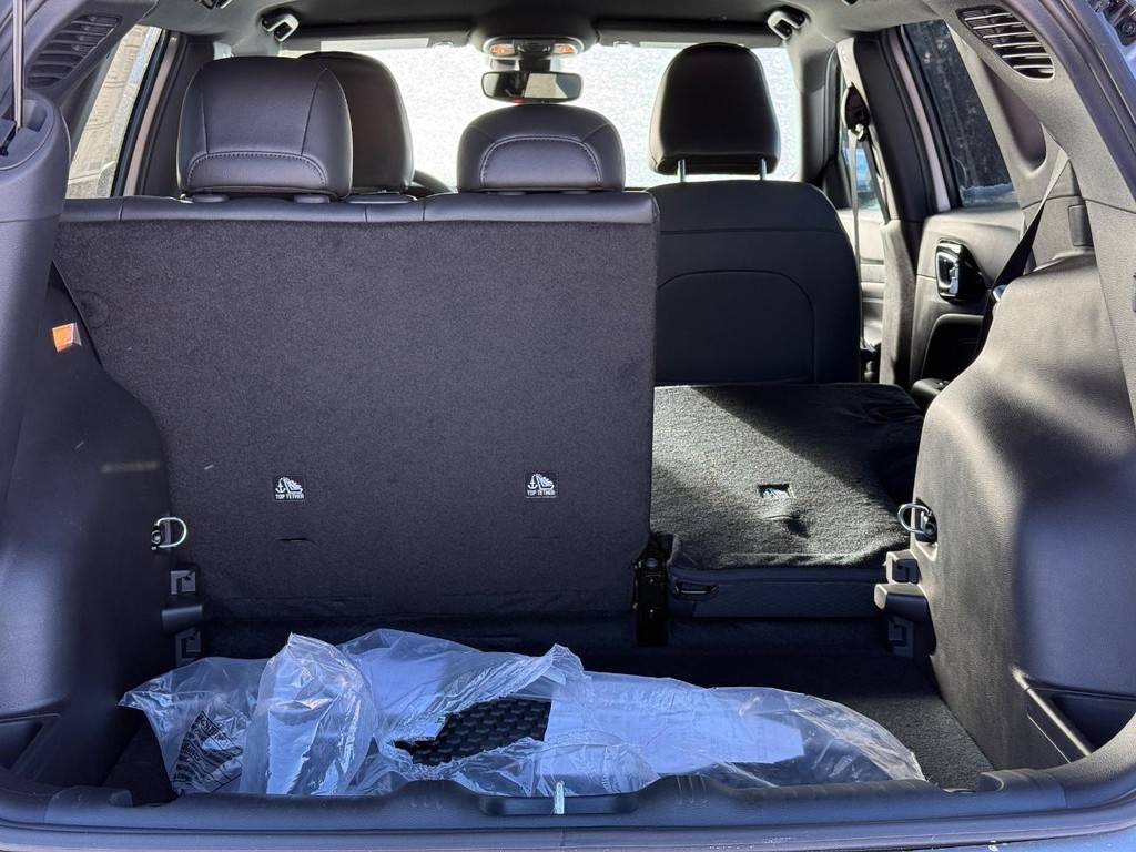 Jeep Compass Vehicle Full-screen Gallery Image 05