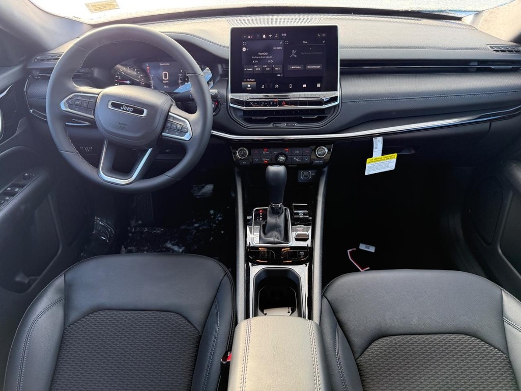 Jeep Compass Vehicle Full-screen Gallery Image 08