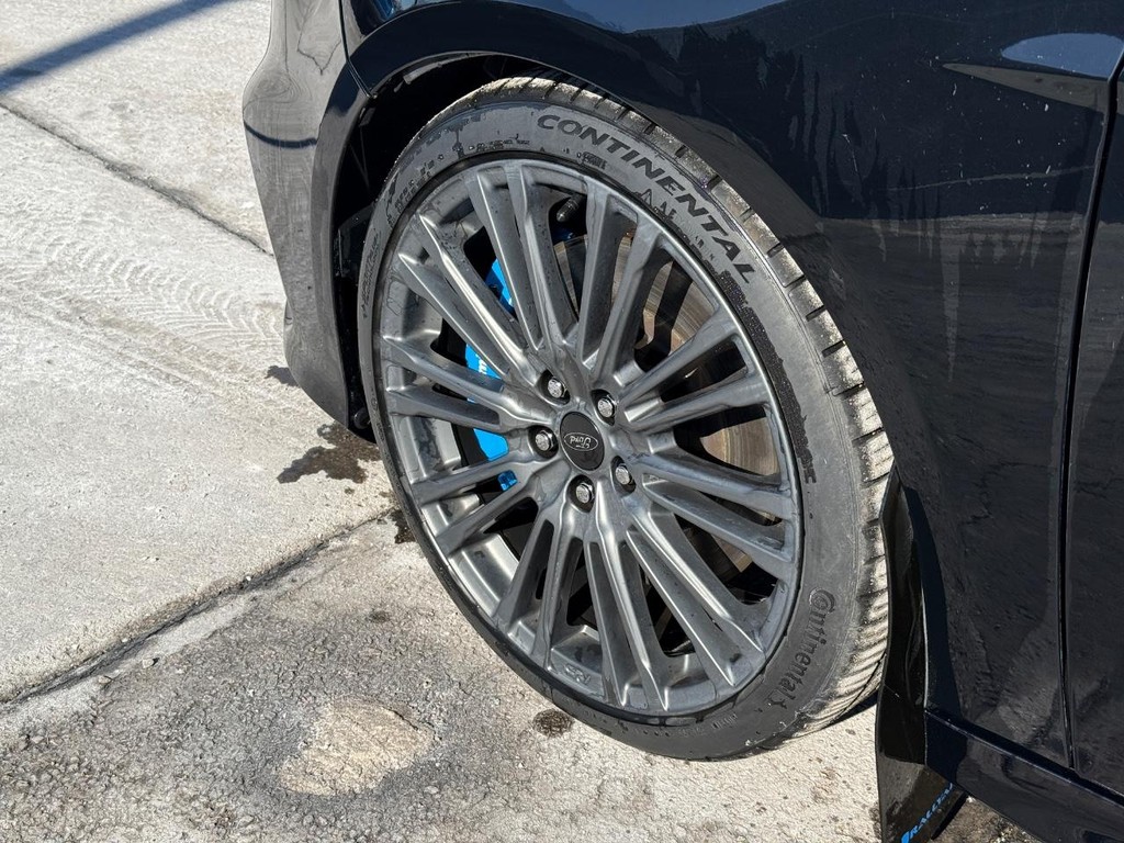 Ford Focus Vehicle Full-screen Gallery Image 14