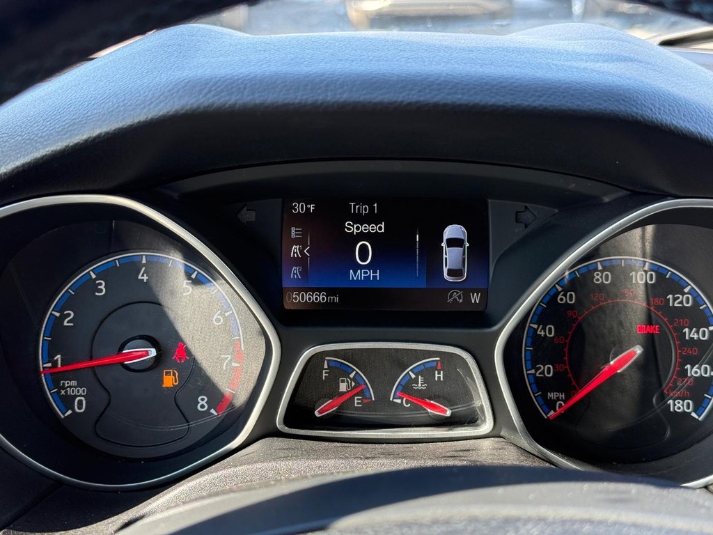 Ford Focus Vehicle Full-screen Gallery Image 17